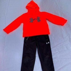 5T Under Armour tracksuit set.